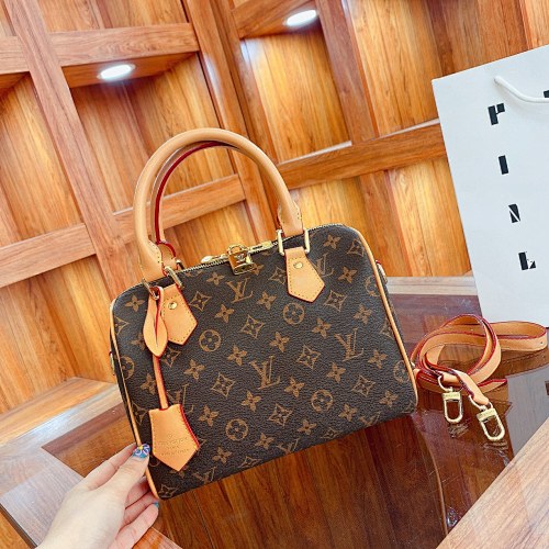 LV HE6957 $57 כפול