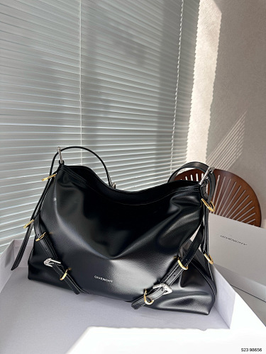 Givenchy ZT11675