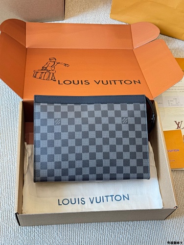 LV  ZT9111