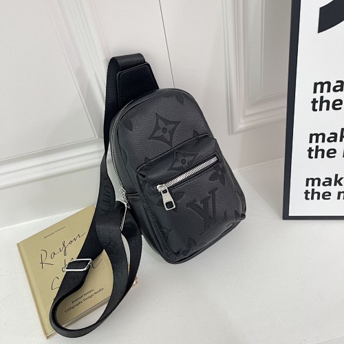 LV  COACH HE7917