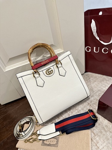 GUCCI HE8208