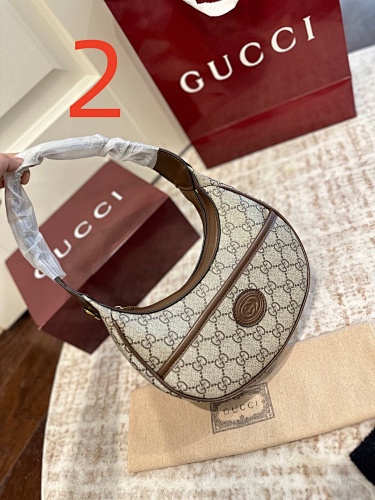 GUCCI HE8217