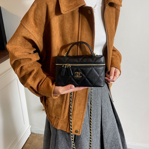 Chanel HE7902
