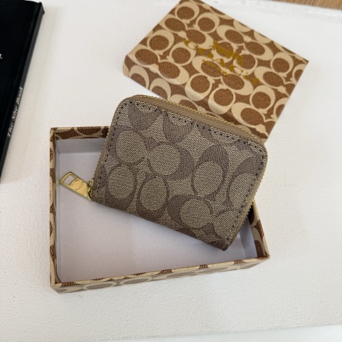 Coach HE7556