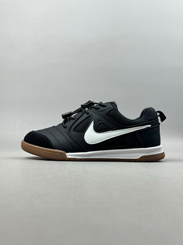 NIKE ZT8943