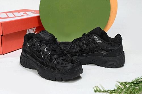 NIKE ZT8952