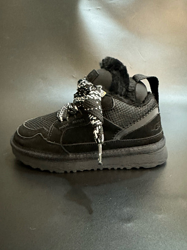 UGG ZT8891