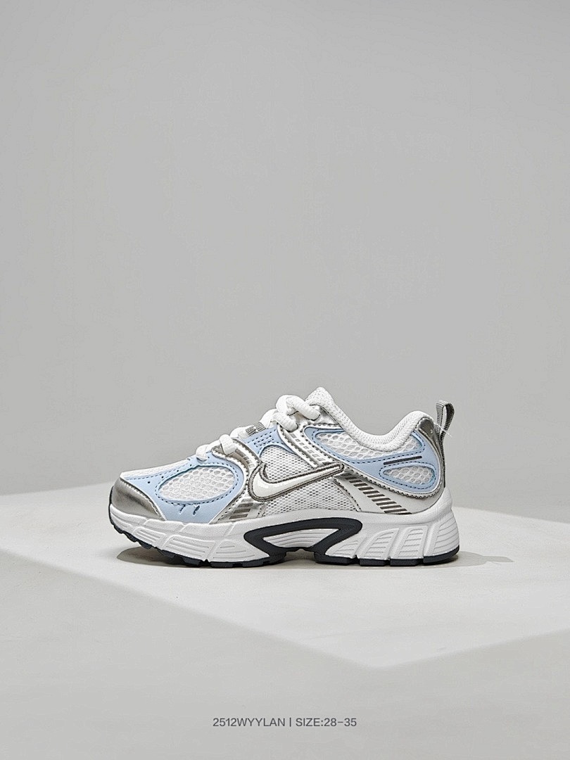 NIKE ZT8885