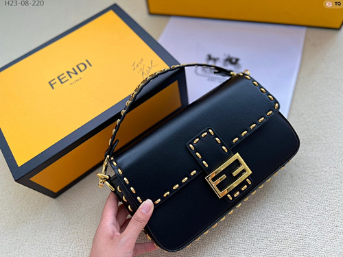 Fendi HE6782