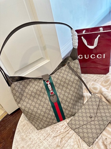 GUCCI HE8235