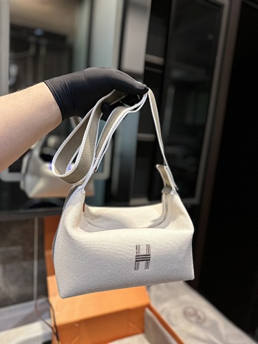 Hermes-HE2079 $69.52