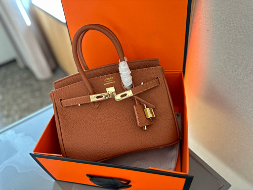 Hermes HE6253 $57