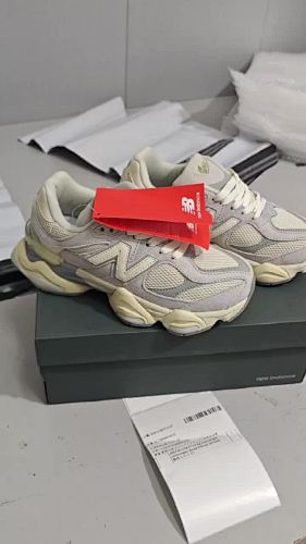 New balance HE4354 $59.6
