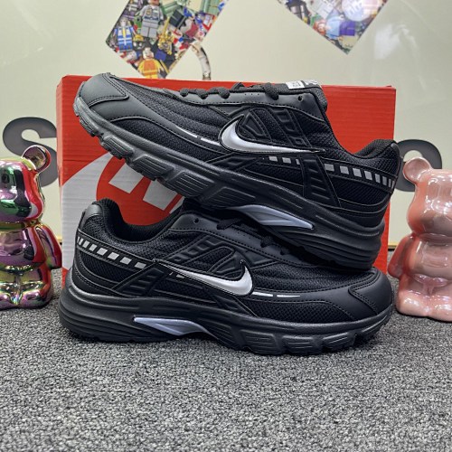 NIKE ZT8520