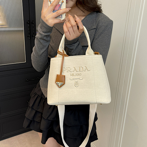 PRADA HE7918