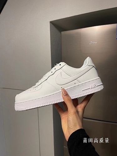 Nike HE3527 $28.33