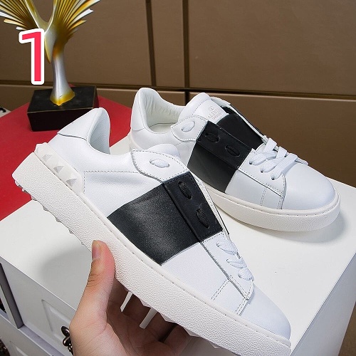 נעלי Valentino עם פס צד