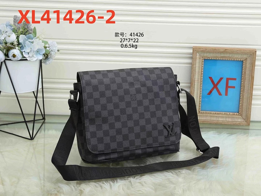 Louis Vuitton District PM · XL41426
