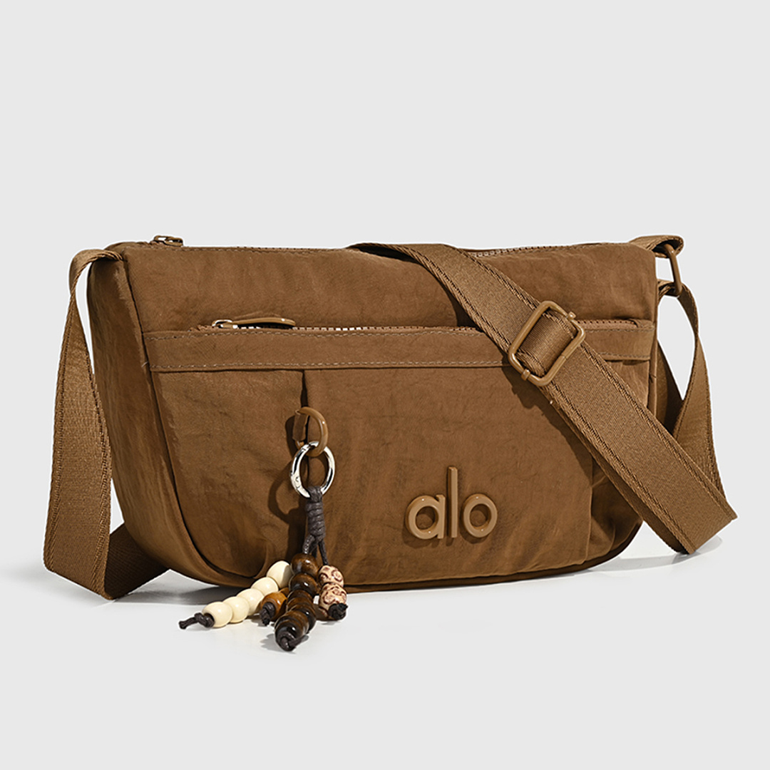 Alo Yoga Explorer Fanny Pack · WA12130 — תמונה 24