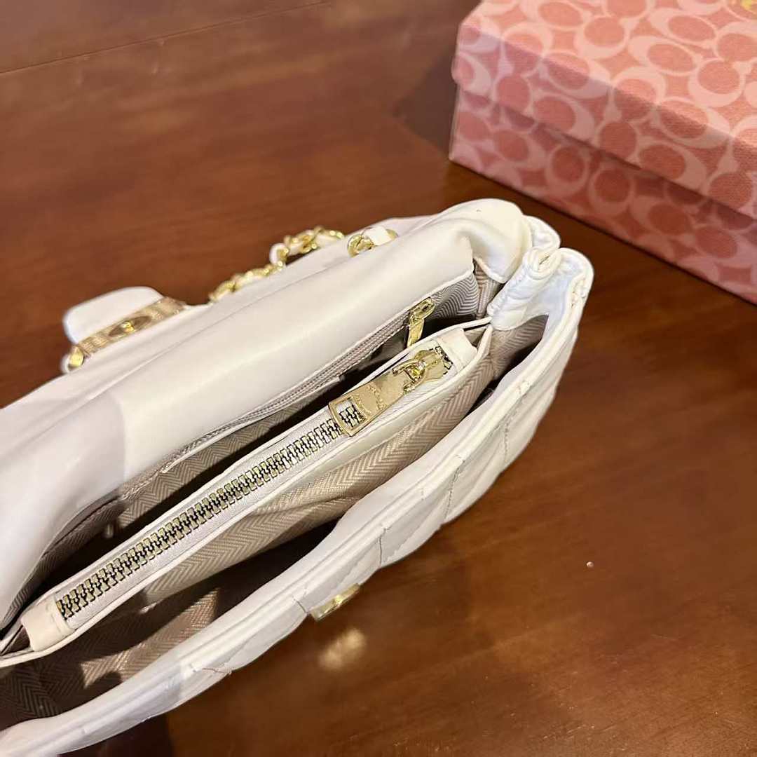 Coach Tabby Shoulder Bag 26 With · EC11037 — תמונה 14