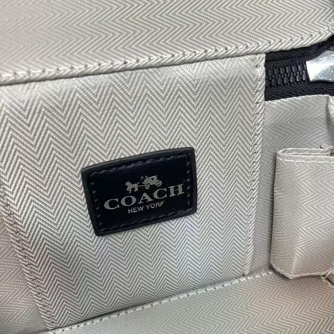 Coach Cosmetic Case In Signature Canvas · EC2092 — תמונה 10