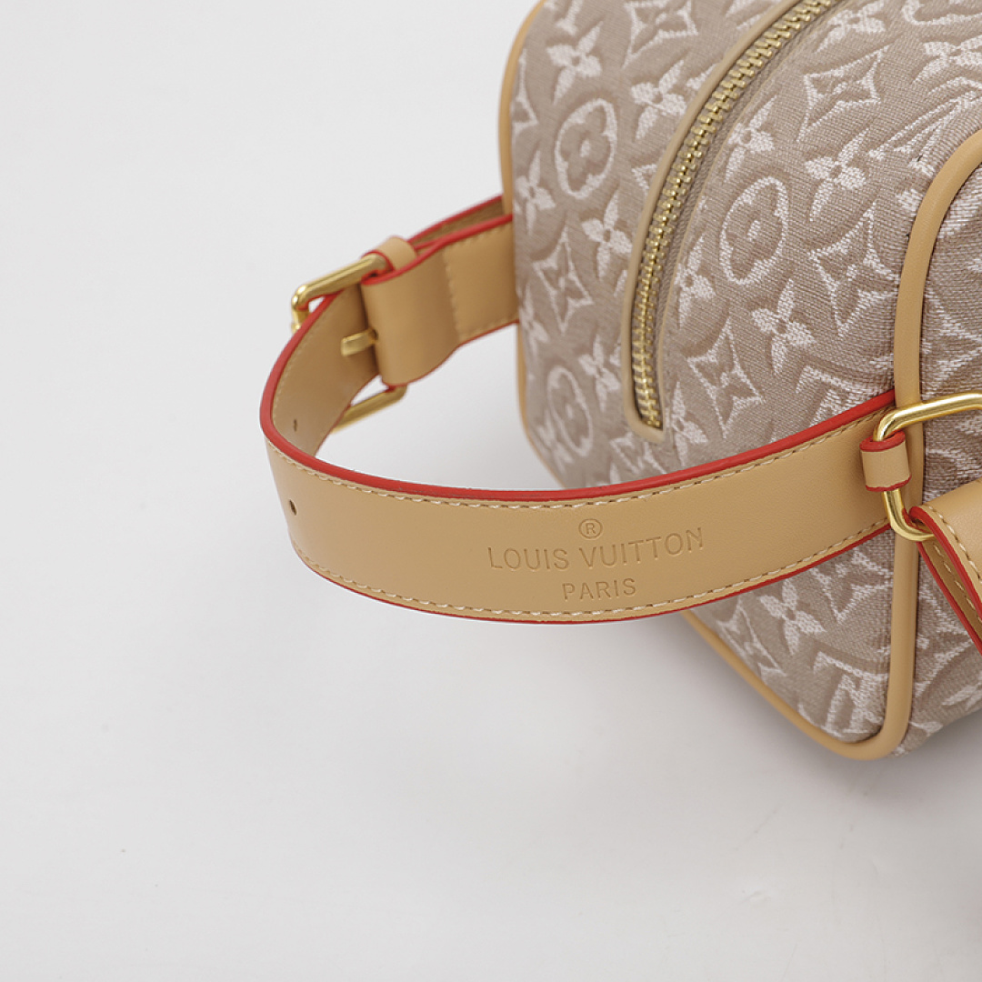Louis Vuitton Pochette Cosmétique PM · EL6668 — תמונה 42