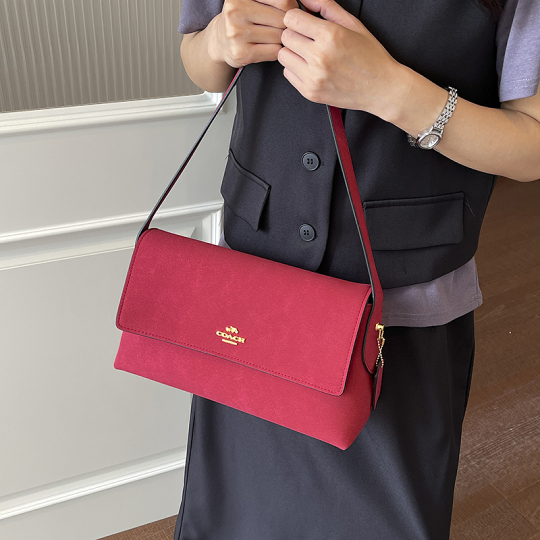 Coach Etta Small Flap Shoulder Bag · EC16638 — תמונה 9