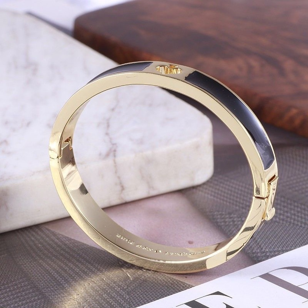 Kate Spade Hole Punch Spade Hinge Bangle · WK27409 — תמונה 15