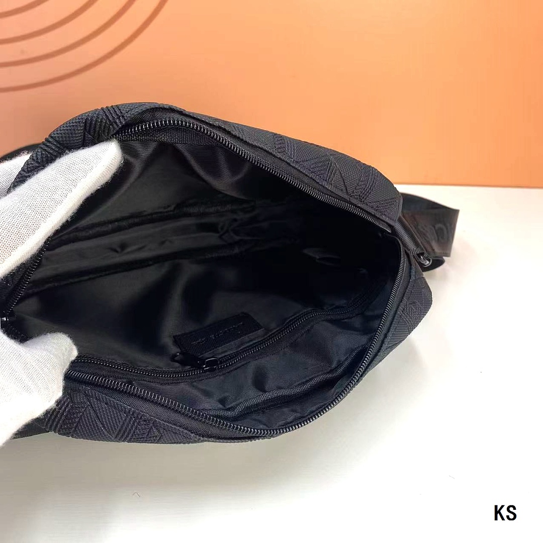 Lacoste Small The Blend Reporter Bag · KL82432 — תמונה 6