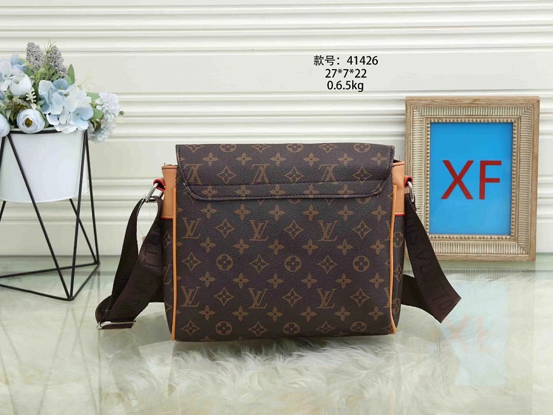 Louis Vuitton District PM · XL41426 — תמונה 9
