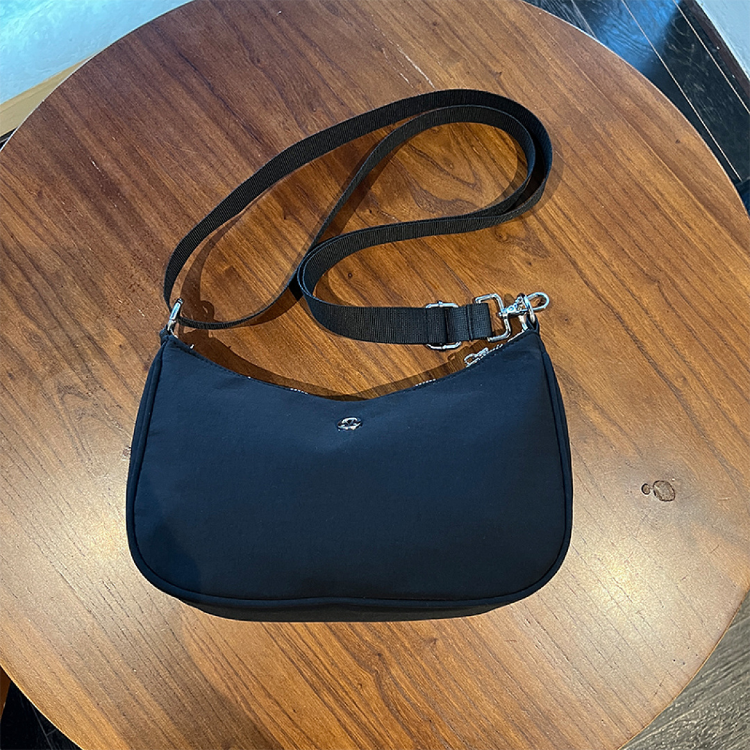 Lululemon City Essentials Shoulder Bag · DL9328 — תמונה 28