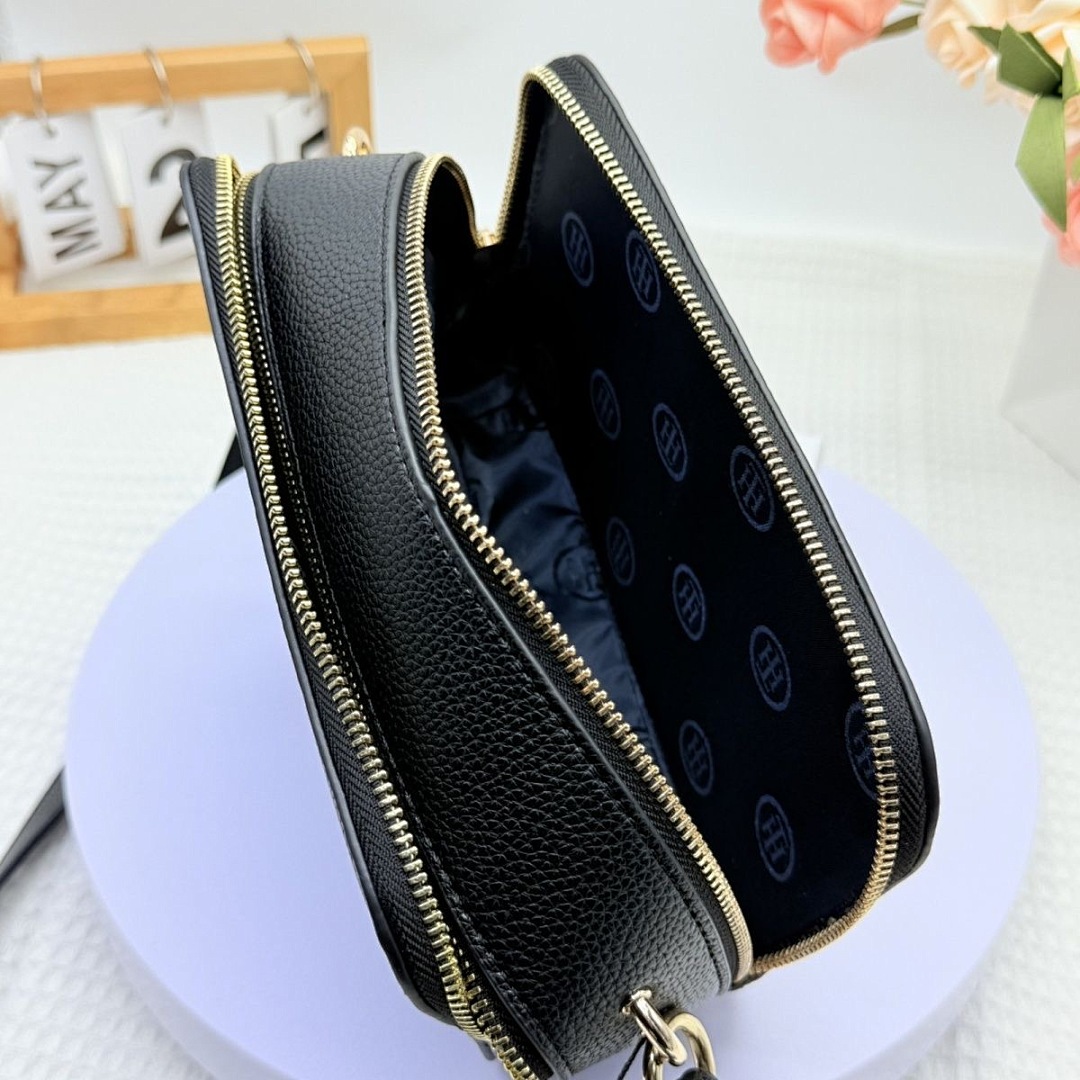 Tommy Hilfiger Signature Stripe Crossbody Bag · WT56241 — תמונה 4