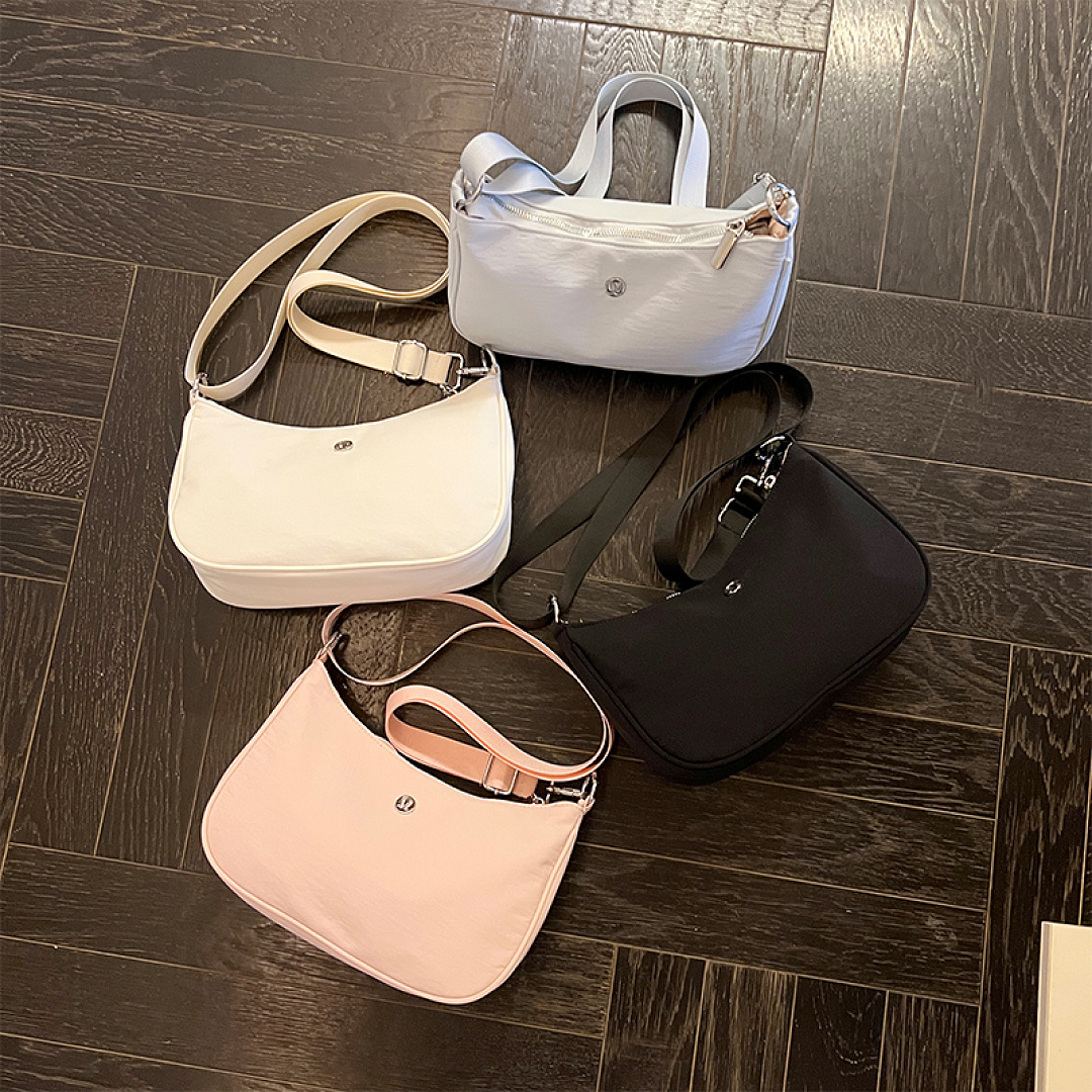 Lululemon City Essentials Shoulder Bag · DL9328 — תמונה 23