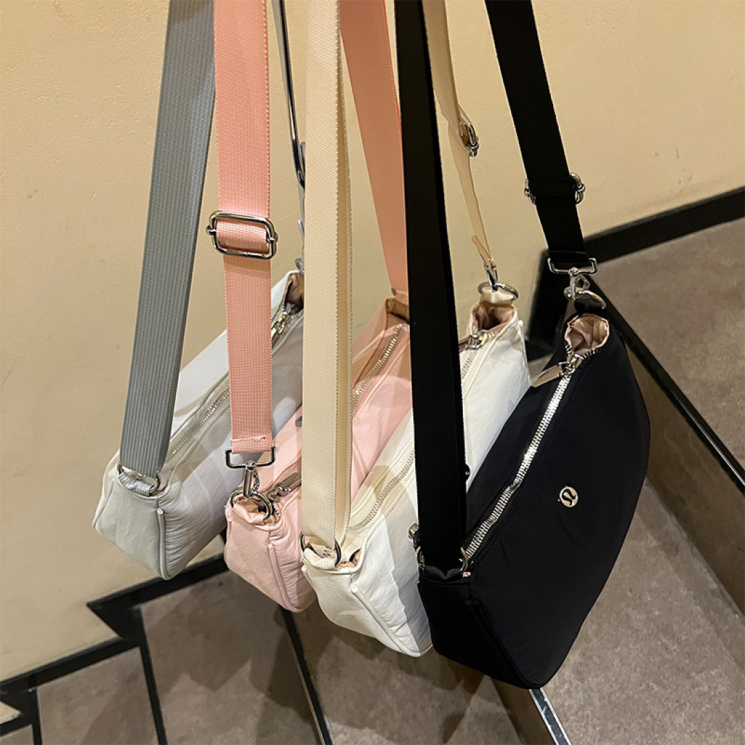Lululemon City Essentials Shoulder Bag · DL9328 — תמונה 7