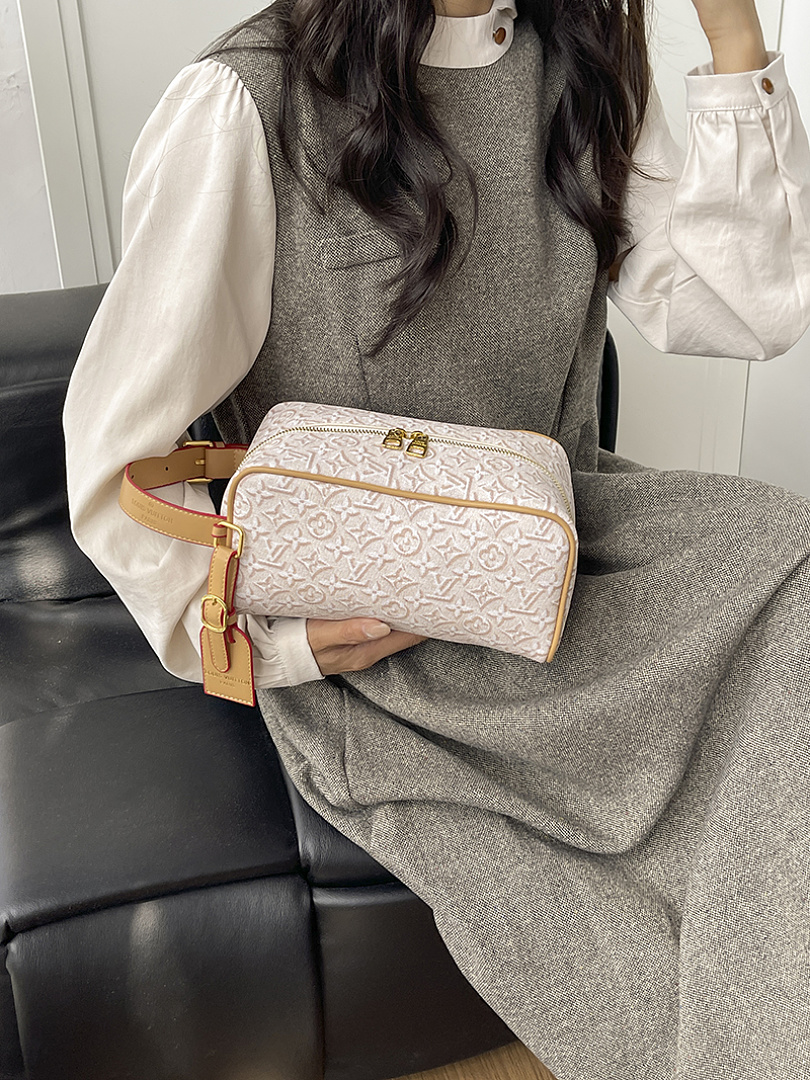 Louis Vuitton Pochette Cosmétique PM · EL6668 — תמונה 6