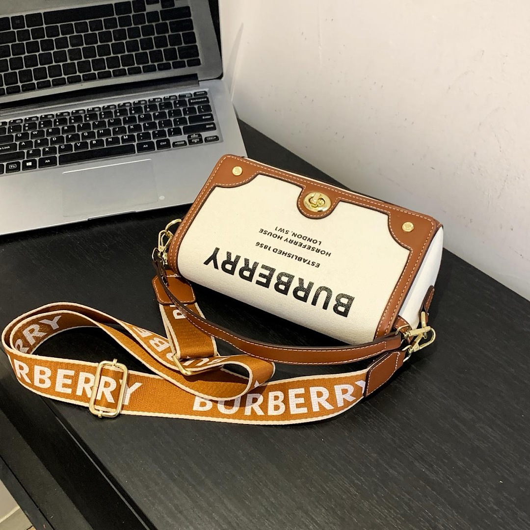 Burberry Horseferry Note Crossbody · EB20051 — תמונה 3
