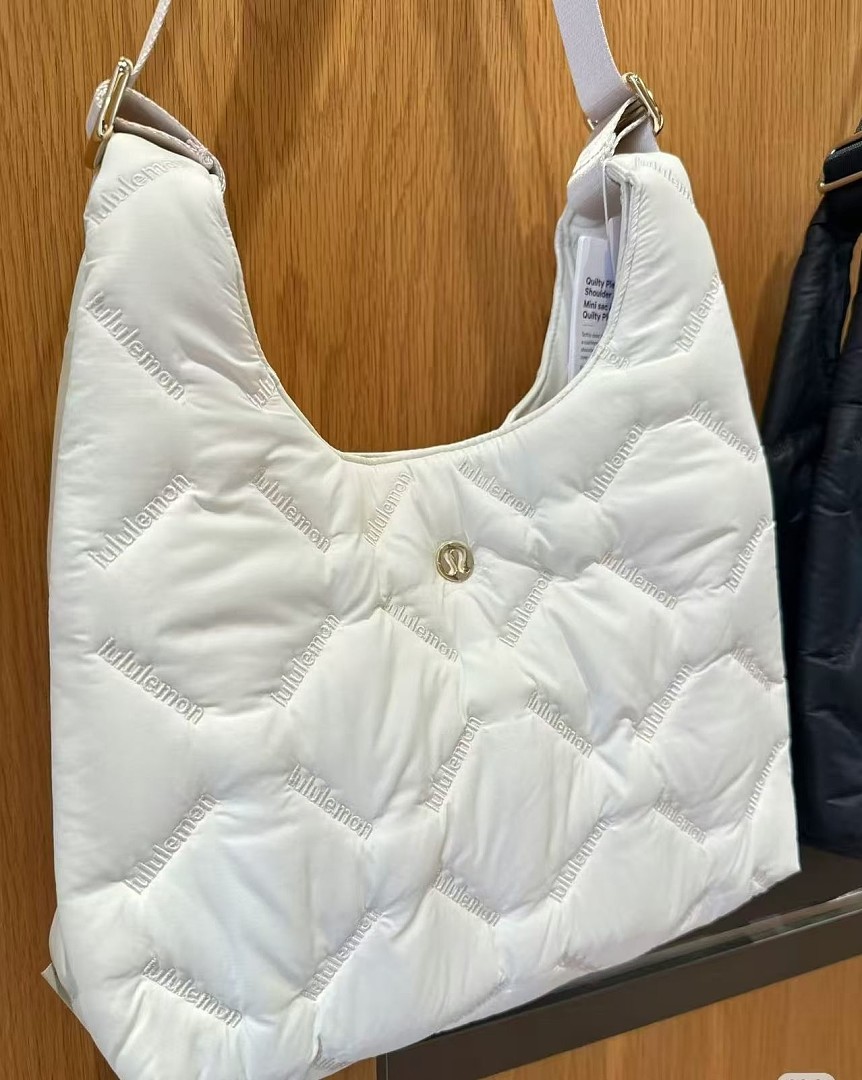 Lululemon Quilty Pleasures Shoulder Bag Mini · DL9339 — תמונה 17