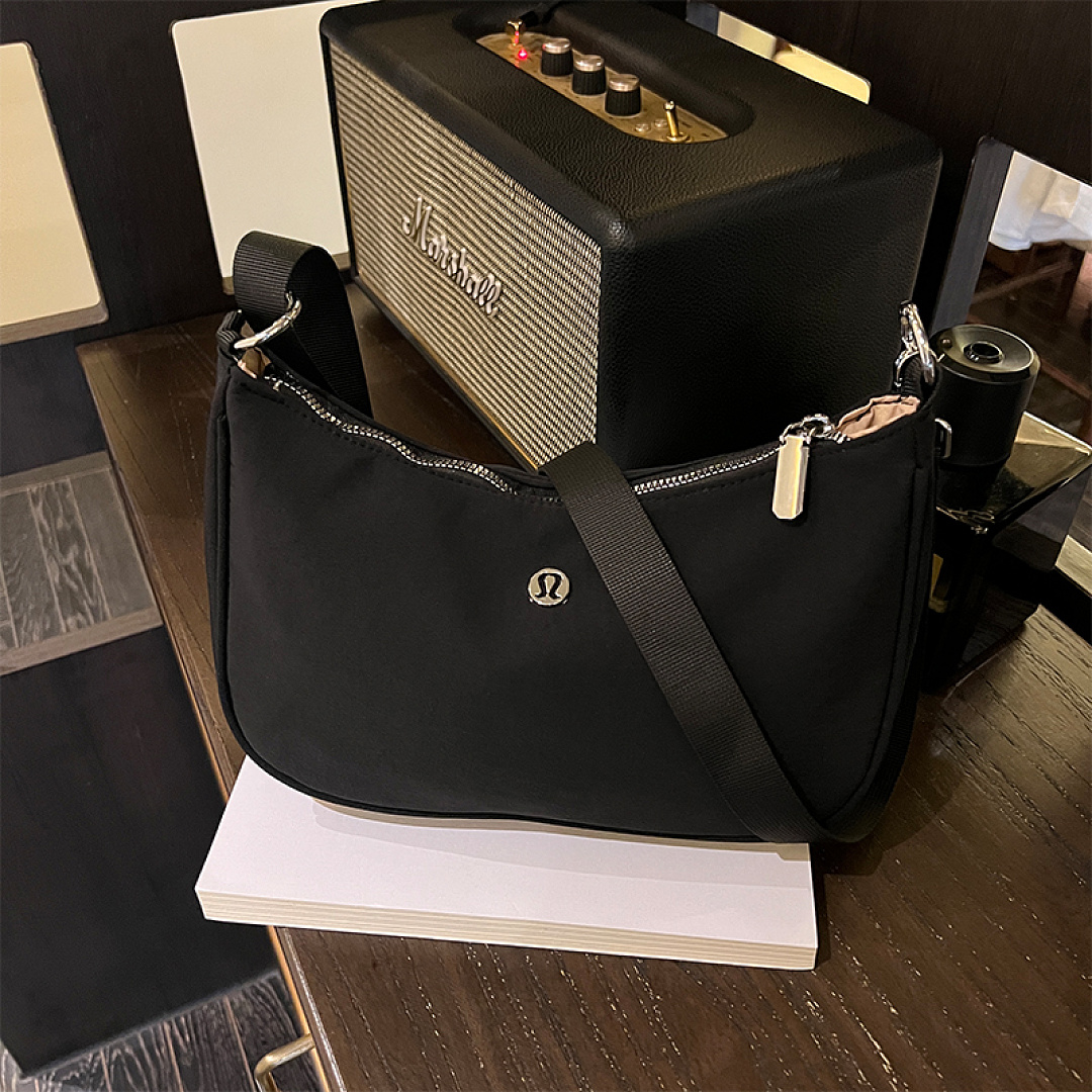 Lululemon City Essentials Shoulder Bag · DL9328 — תמונה 16