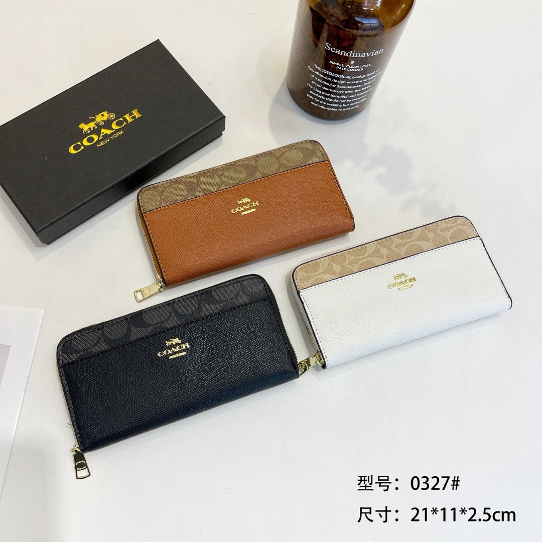Coach Accordion Zip Wallet · EC0327