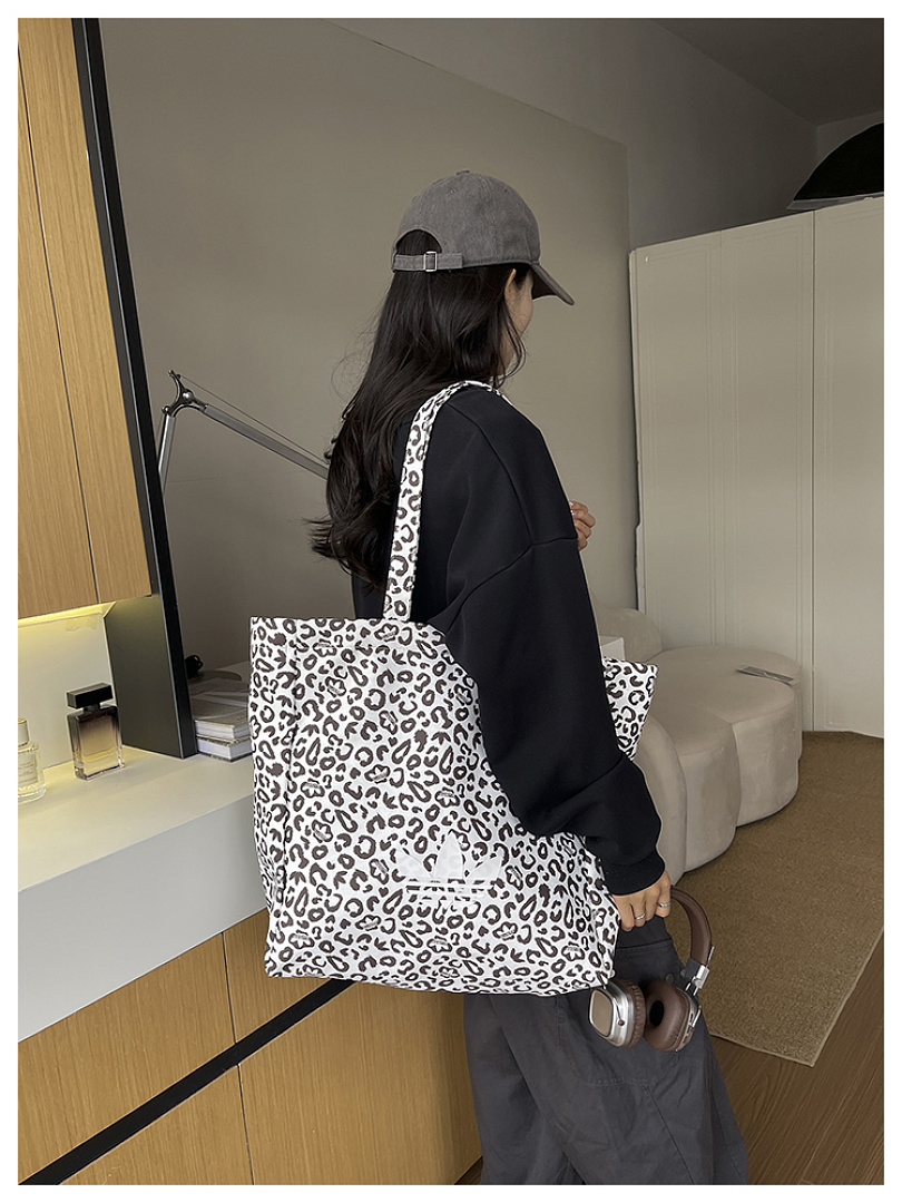 Adidas Leopard Tote · EA1203 — תמונה 36