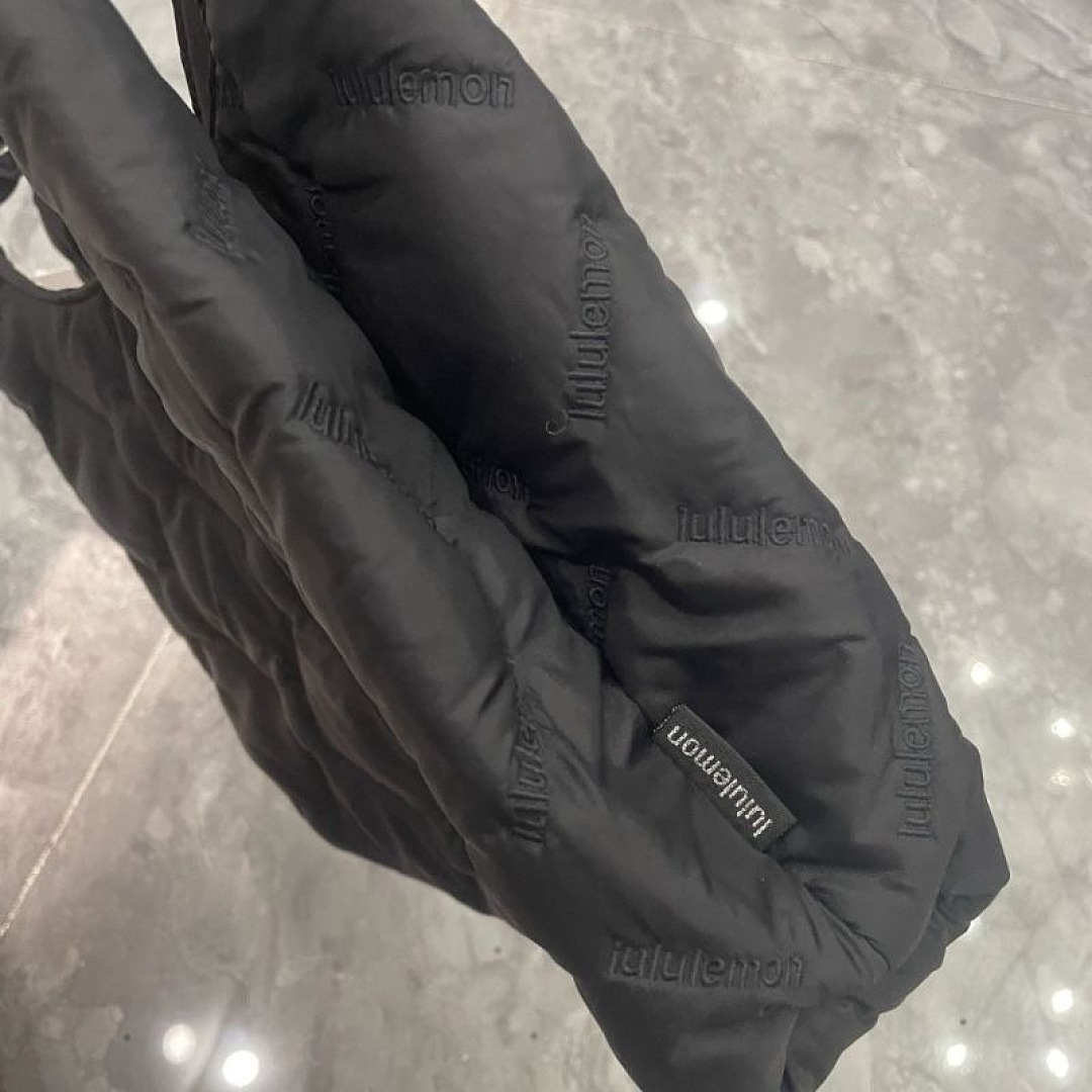Lululemon Quilty Pleasures Shoulder Bag Mini · DL9339 — תמונה 9