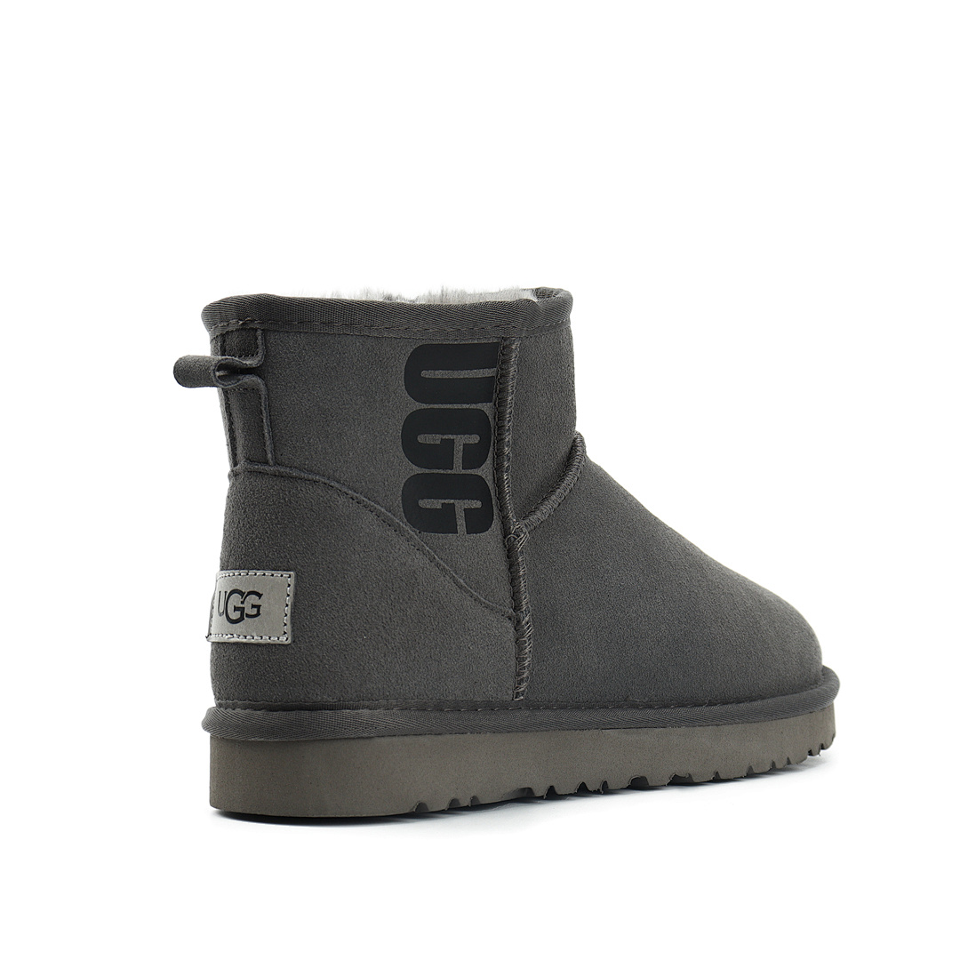 UGG Classic Mini Rubber Logo Boot · UU58544 — תמונה 12