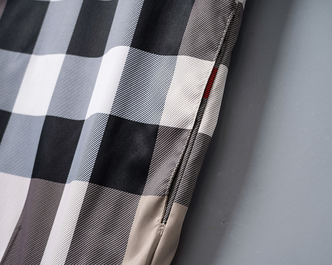 Burberry Reversible Check Newport Hooded Jacket · PB25073 — תמונה 9