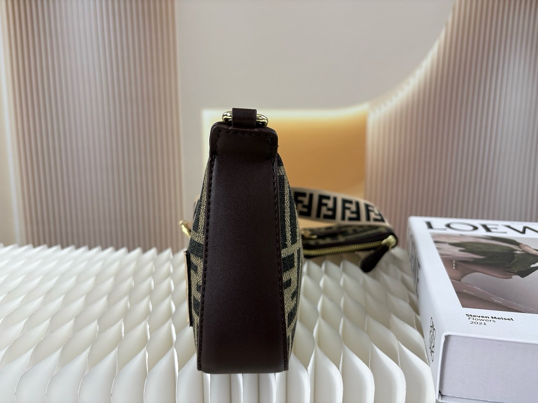 Fendi Baguette · EF88171 — תמונה 6