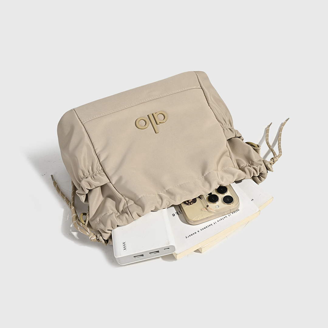 Alo Yoga Tactical Explorer Bucket Bag · WA14033 — תמונה 10