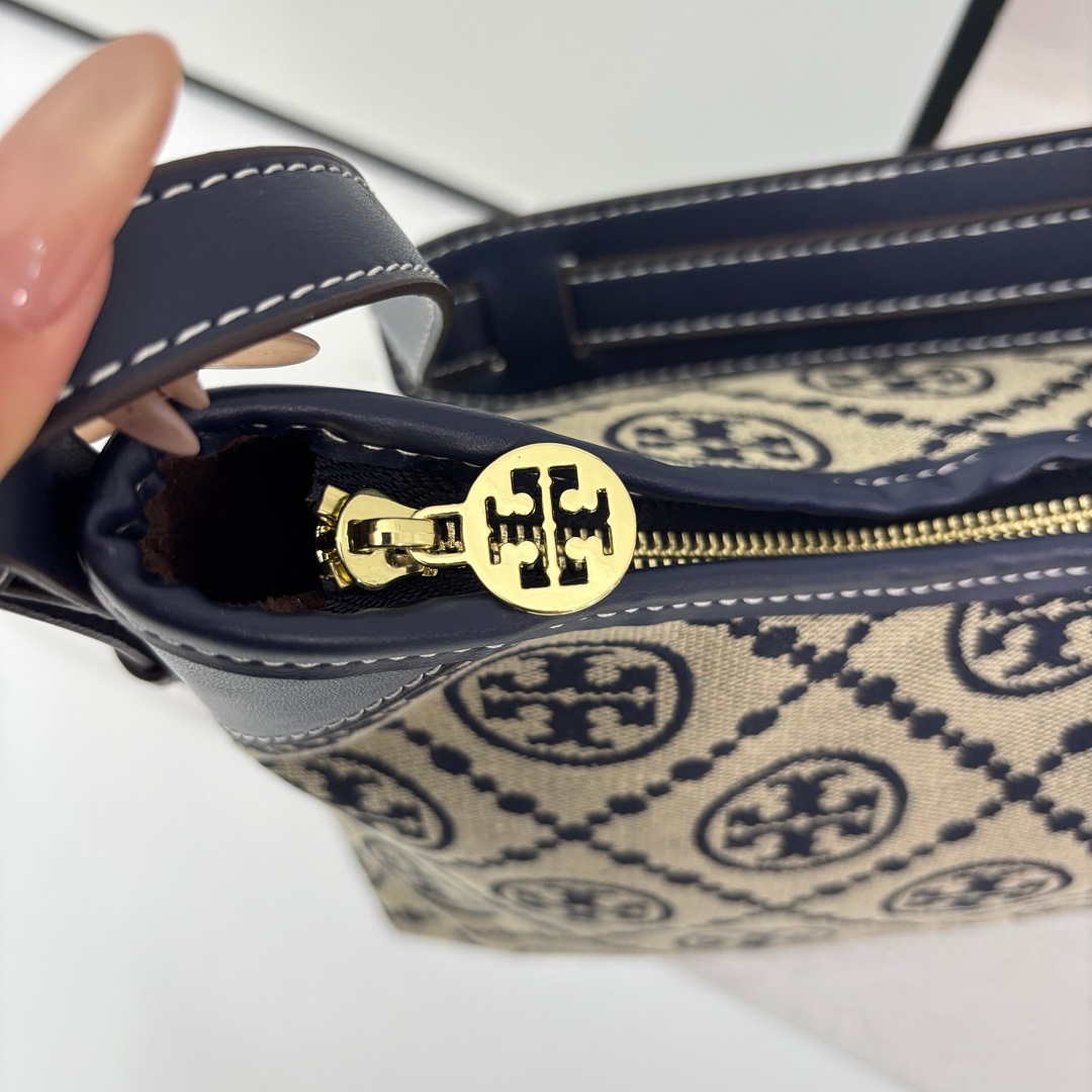 Tory Burch T Monogram Crescent Bag · ET8681 — תמונה 9