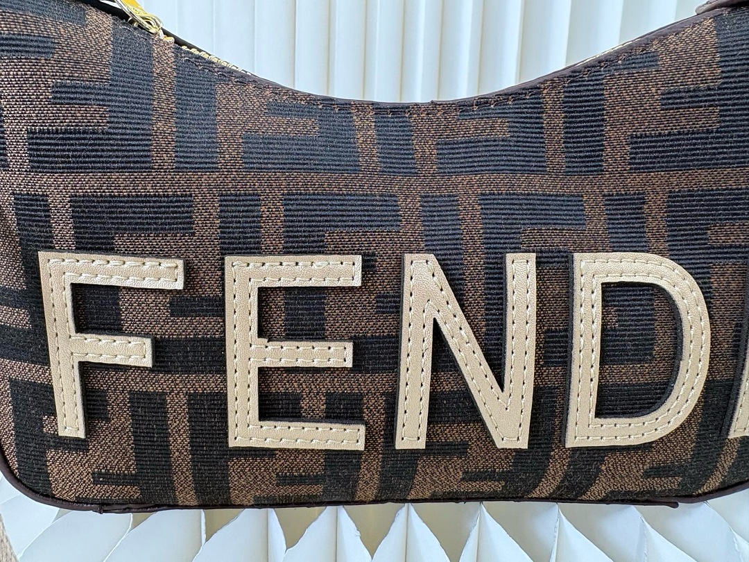 Fendi Baguette · EF88171 — תמונה 2