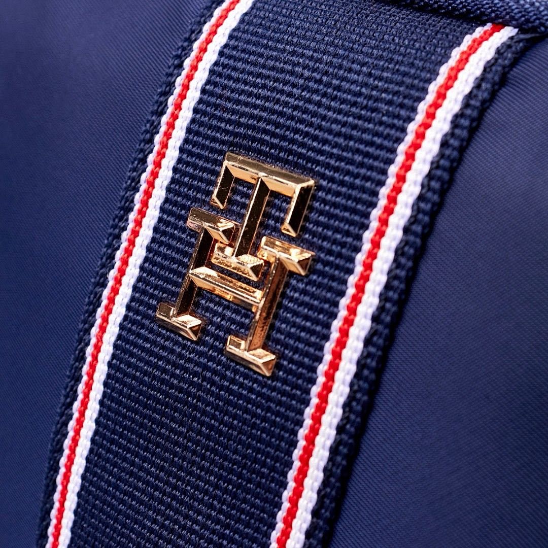 Tommy Hilfiger Popette Global Stripe Crossbody Camera · WT24587 — תמונה 13