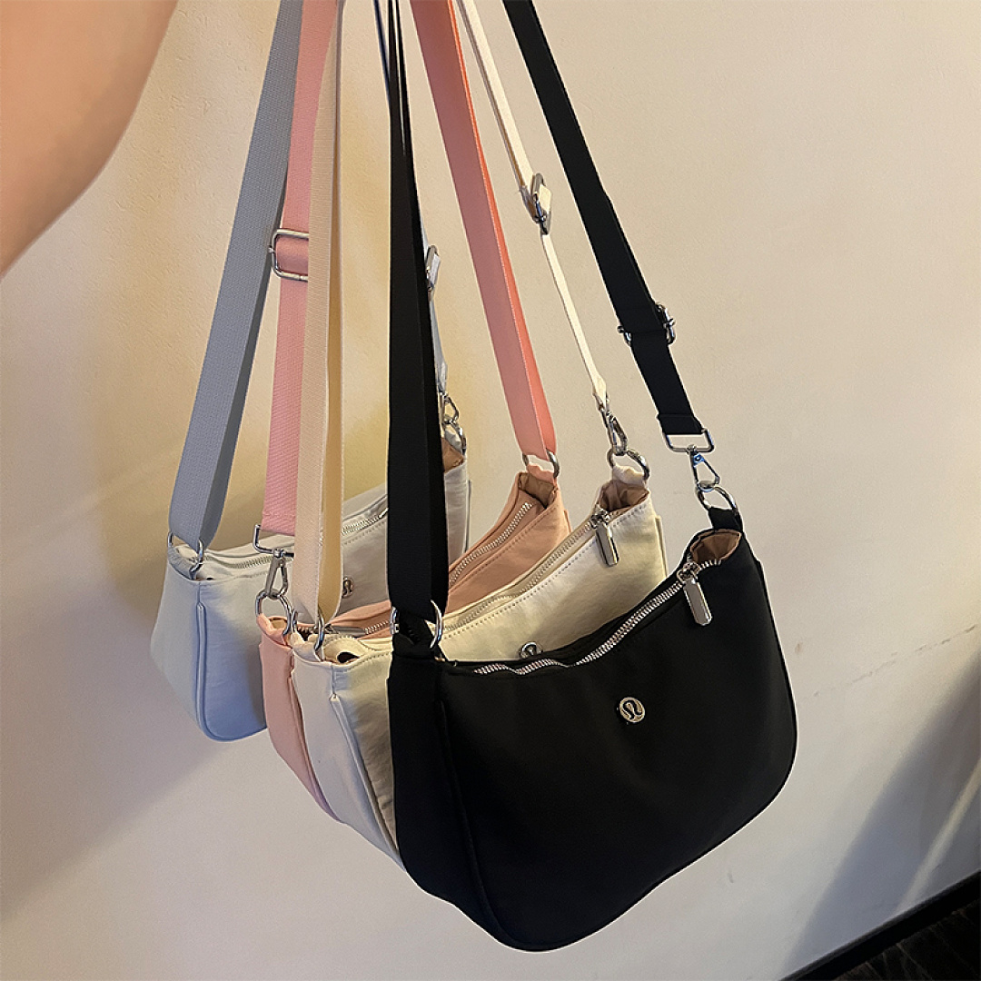 Lululemon City Essentials Shoulder Bag · DL9328 — תמונה 8