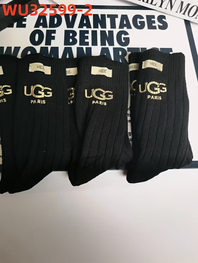 UGG Rib Knit Slouchy Crew Socks · WU32599 — תמונה 4